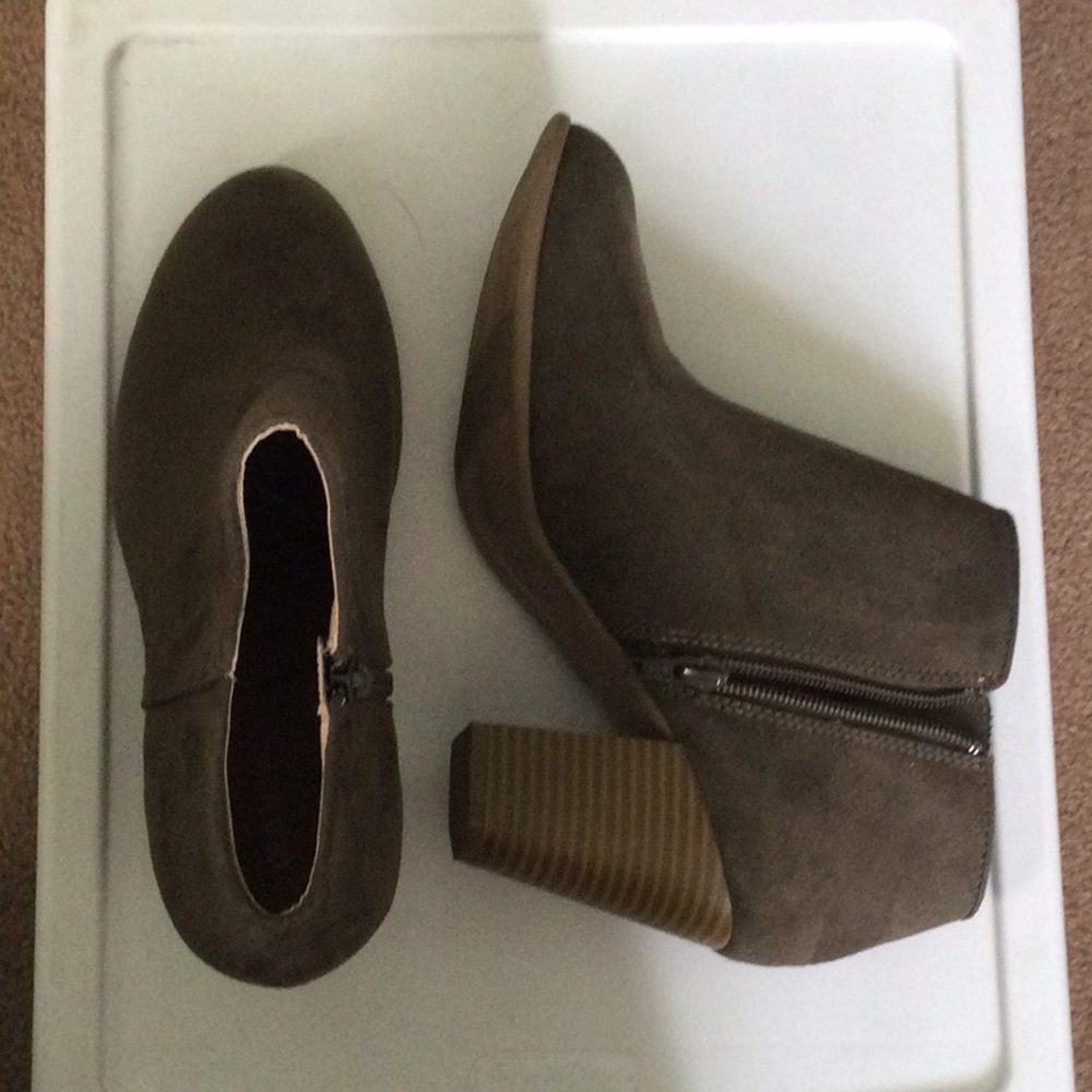 Heeled booties